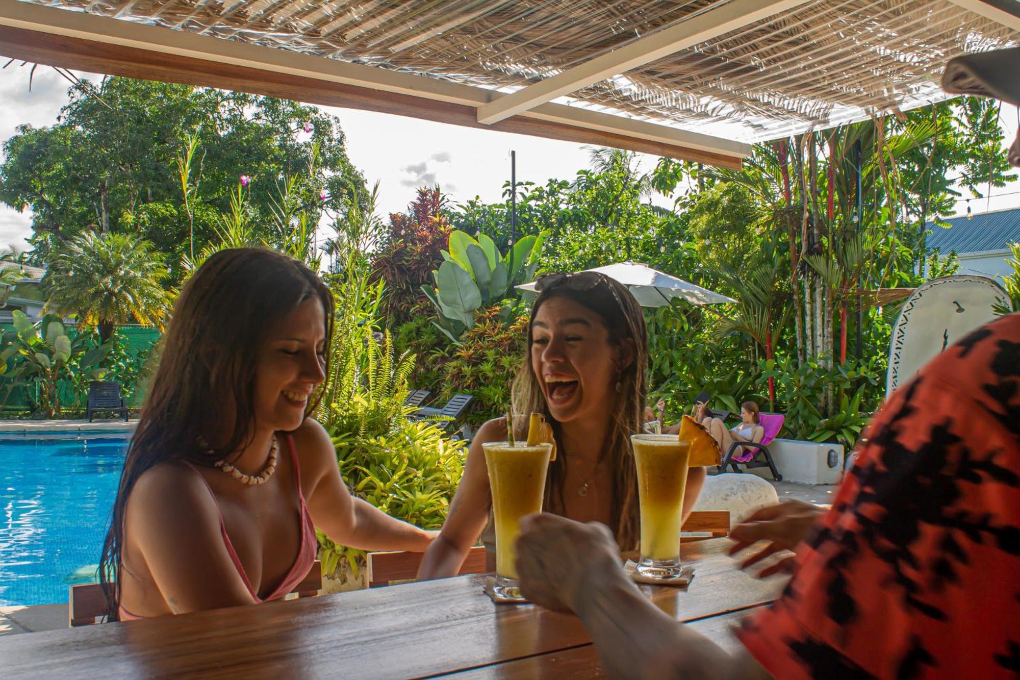 El Clan Hostel Puerto Viejo de Talamanca Luaran gambar