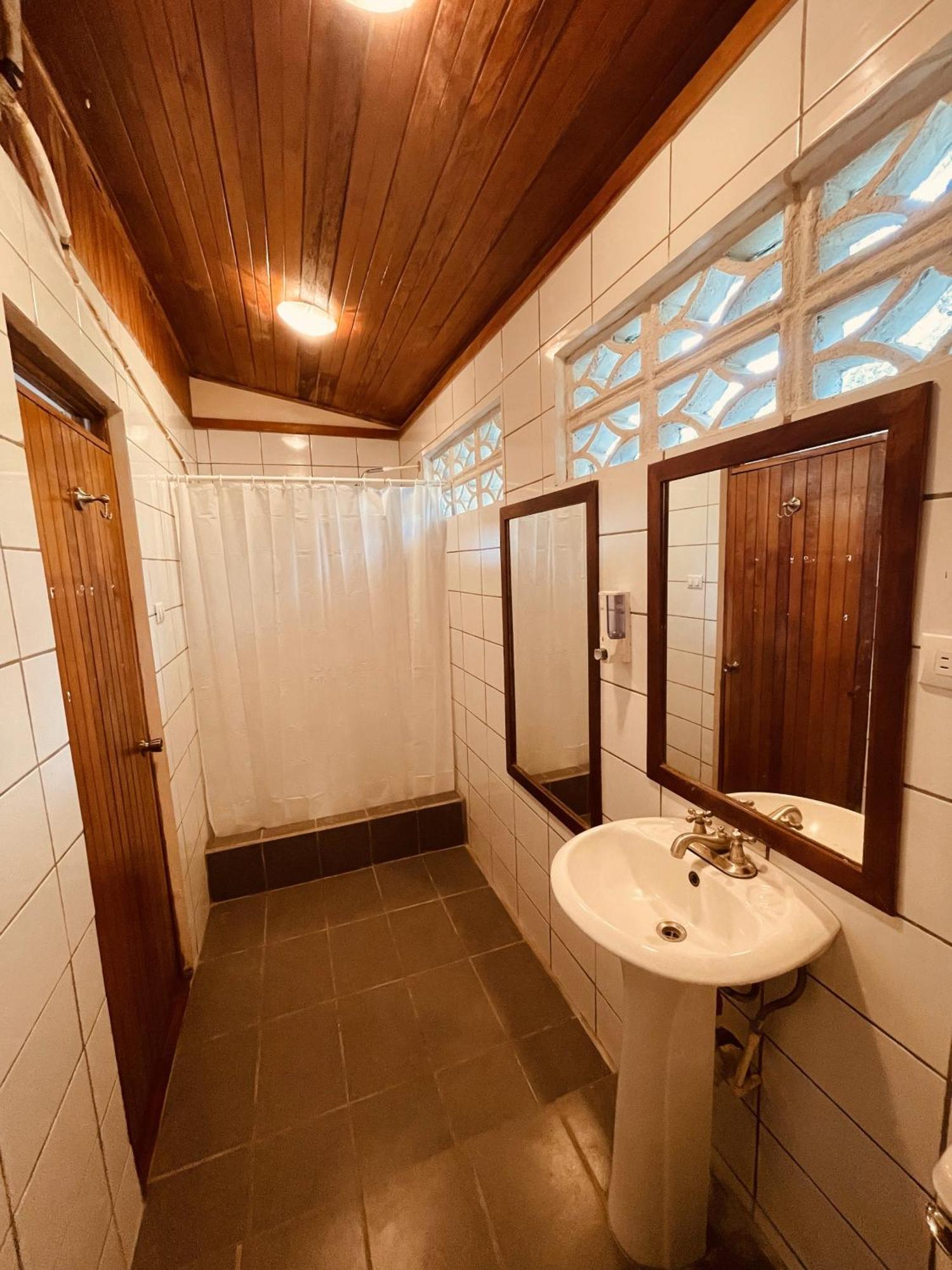 El Clan Hostel Puerto Viejo de Talamanca Luaran gambar